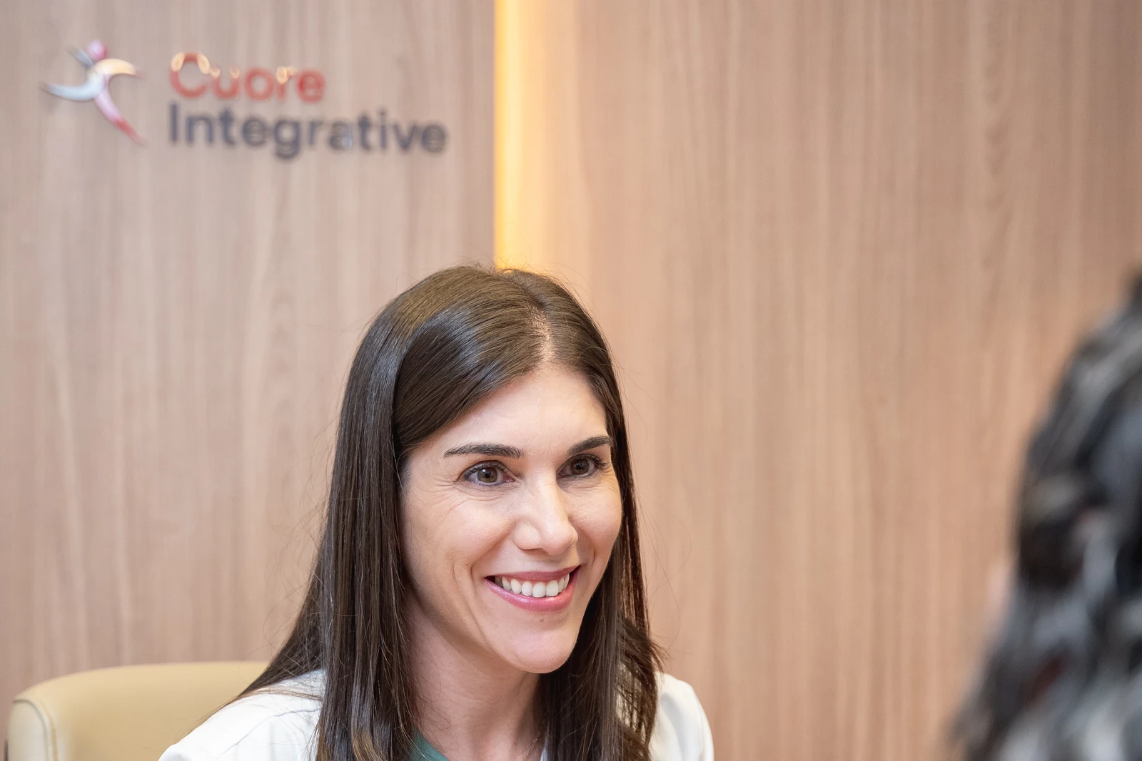 Nutricionista Mariza Maranho em consulta com paciente na Cuore Integrative